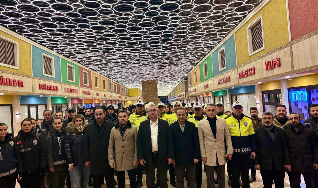 İskenderun Kaymakamı Muhammet Önder; İlçe Emniyet Müdürü Nevzat Güneş, İlçe