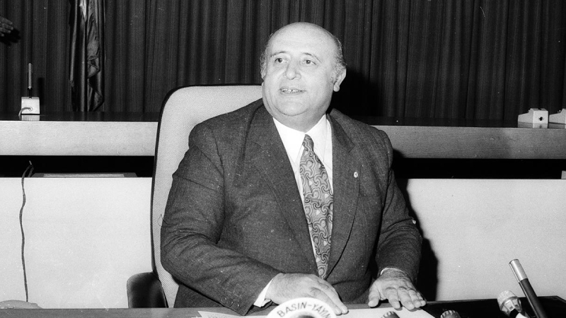 Süleyman Demirel için anma töreni Lorem ipsum gibi yapay metinler yerine, gerçek anlam taşıyan bu