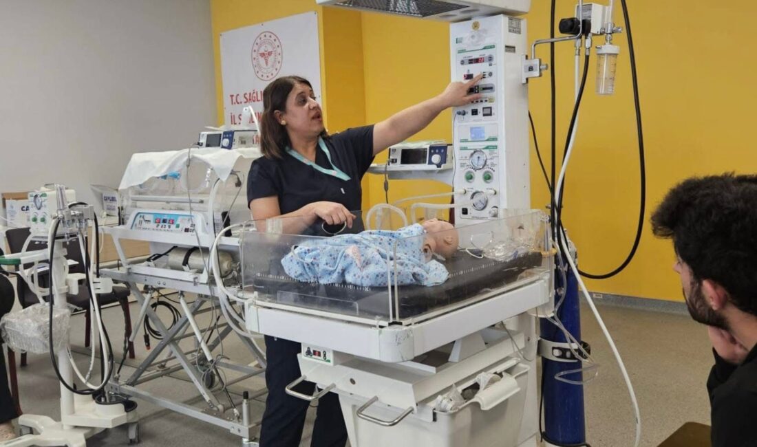 “Güvenli Bebek Transporter Eğitimi” Düzenlendi Hatay Eğitim ve Araştırma Hastanesi Eğitim Birimi koordinasyonunda, Yenidoğan Servisi