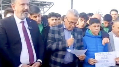 Arsuz Gözcülerspor Kulüp Başkanı Atıf Yıldız; Belediye Başkanı Sami Üstün,