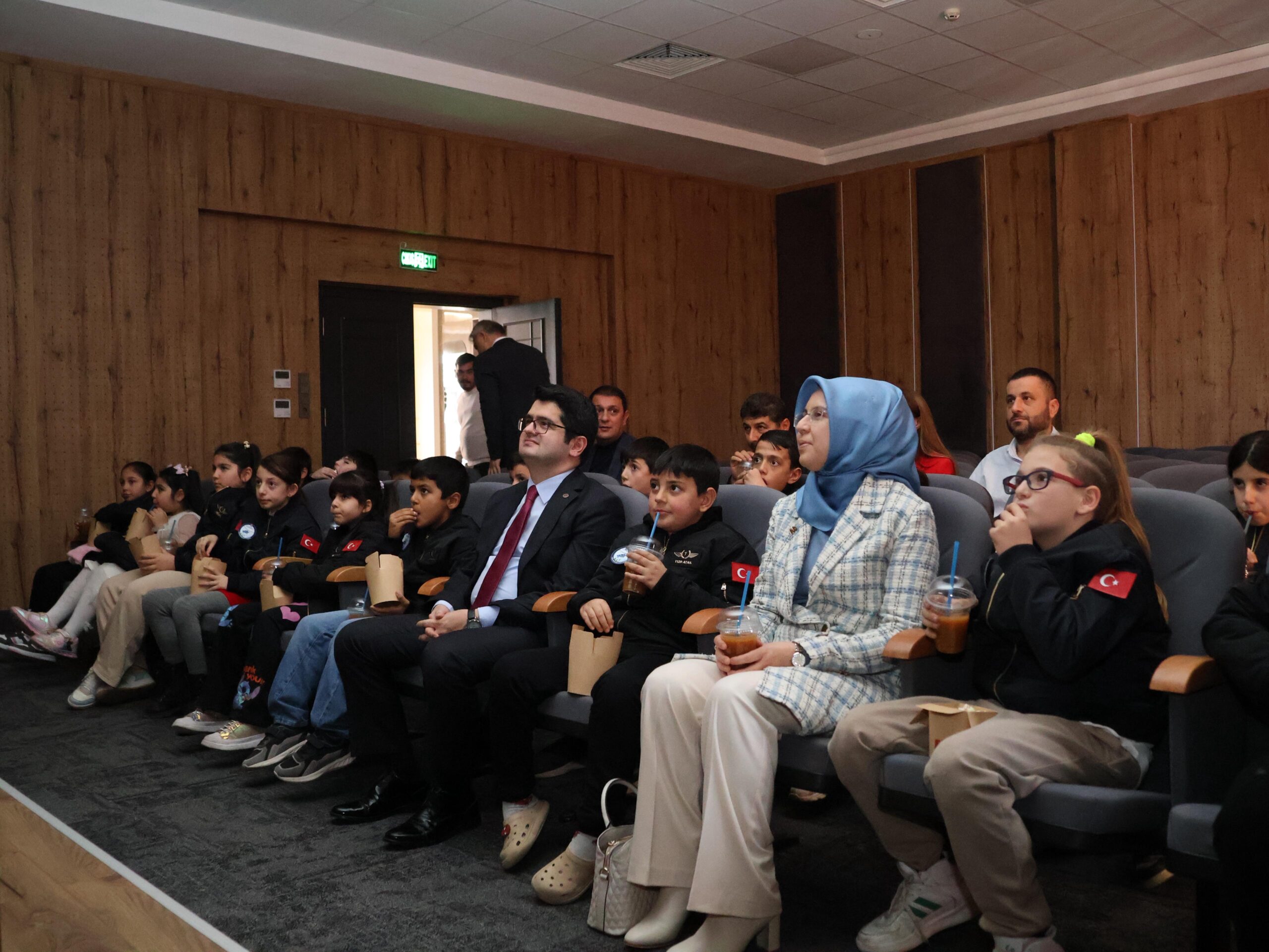 Arsuz Kaymakamı Fatih Eroğlu ve eşi Büşra Eroğlu Hatay Valiliği