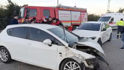 Hatay’ın Dörtyol–Payas güzergahında kara yolu üzerinde zincirleme trafik kazası meydana