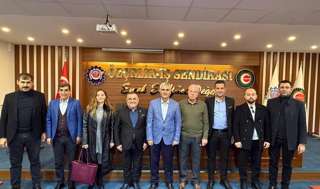 ARİAD’tan ÖZÇELİK-İŞ’e Ziyaret ARİAD’tan ÖZÇELİK-İŞ İSKENDERUN ŞUBE BAŞKANI GÜNGÖR’e TEBRİK ZİYARETİ Arsuz İş