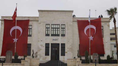 Hatay Büyükşehir Belediyesi (HBB), Türk bayrağına yönelik gerçekleştirilen provokatif eylemi