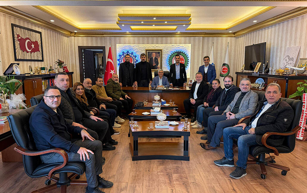 Başkan Güngör’e Tebrik Ziyareti İGC’den Özçelik-İş İskenderun Şube Başkanı Güngör’e Tebrik Ziyareti Özçelik-İş Sendikası