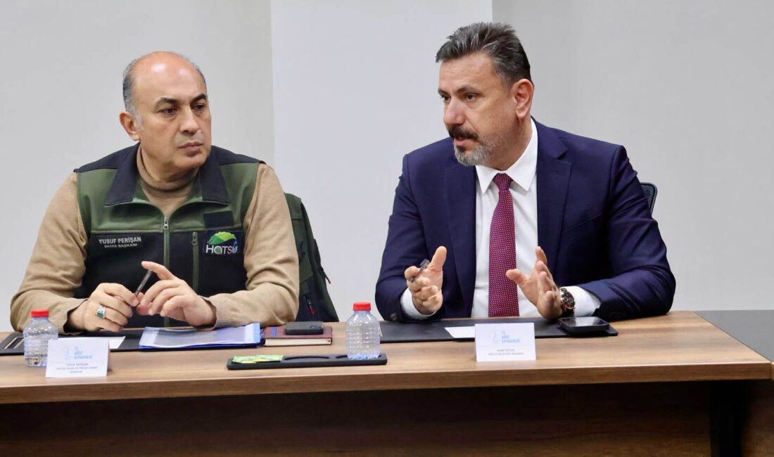 Arsuz’da Altyapı ve Üstyapı Çalışmaları Masaya Yatırıldı Hatay Büyükşehir Belediyesi öncülüğünde; Arsuz Kaymakamlığı, HATSU, TEDAŞ ve Aksa