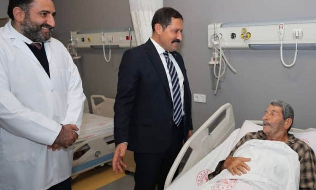 Vali Masatlı’dan Yeni Yılda Moral Ziyareti Hatay Valisi Mustafa Masatlı, yeni yıl ziyaretleri kapsamında Hatay Eğitim