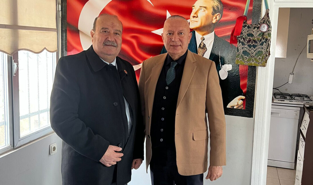 Akdeniz Eczacı Teknisyenleri Federasyonu Başkanı Cemal Çelik, İskenderun Mahalle Muhtarları