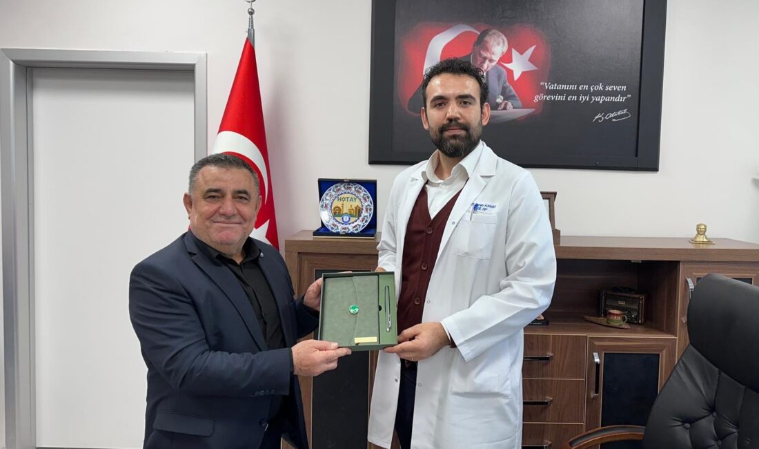 ARİAD BAŞKANI AĞIR’DAN ARSUZ DEVLET HASTANESİ BAŞHEKİMİ KANAR’A HAYIRLI OLSUN