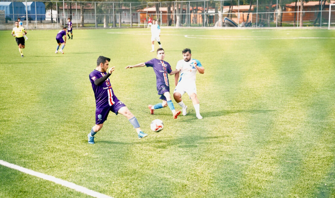 BAŞKAN SAMİ ÜSTÜN MAÇA GELDİ, ARSUZ BELEDİYE SPOR GOL OLDU
