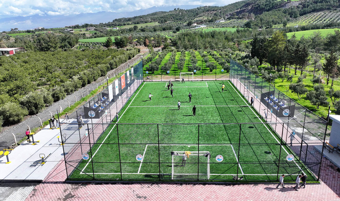 Arsuz Belediyesi tarafından yapımı tamamlanan Pirinçlik Futbol Sahası hizmete hazır