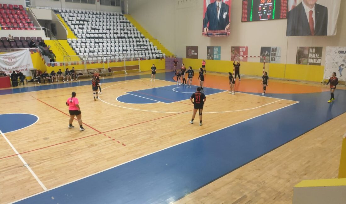 Türkiye Kadınlar Hentbol 1 liginde mücadele eden İskenderun Belediyesi hentbol