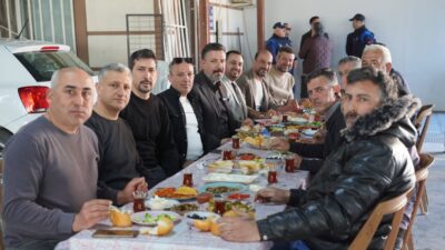 Arsuz Belediye Başkanı Sami Üstün, Karaağaç Salı Pazarı’nda esnaf ve