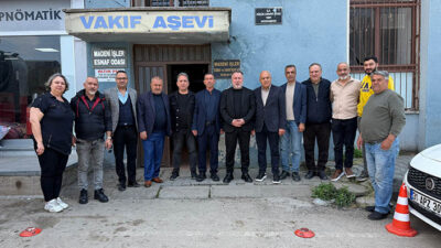 İskenderun Gazeteciler cemiyeti Başkanı Diyap Atar ve yönetim kurulu üyeleri,