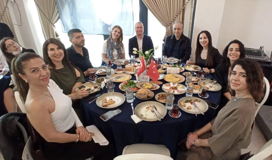 HER YIL 200 ÖĞRENCİYE BURS İGEV Kadın Kolları’ndan Geleneksel Kahvaltı Etkinliği; HER YIL 200 ÖĞRENCİYE