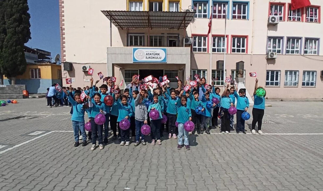 Çocuklar Gülerse Dünya Güler! Çocuk Gülerse dünya güler anlayışla hareket eden iyi insanlar Çocukları