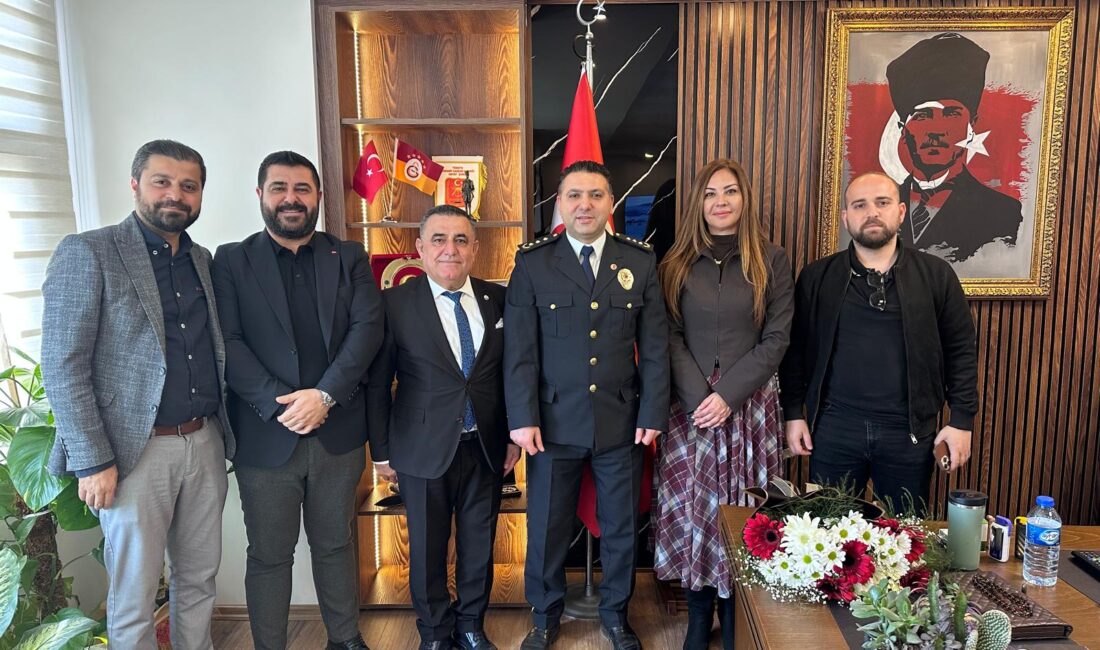 Arsuz İş İnsanları Derneği (ARİAD) Başkanı Adnan Ağır beraberinde yönetim