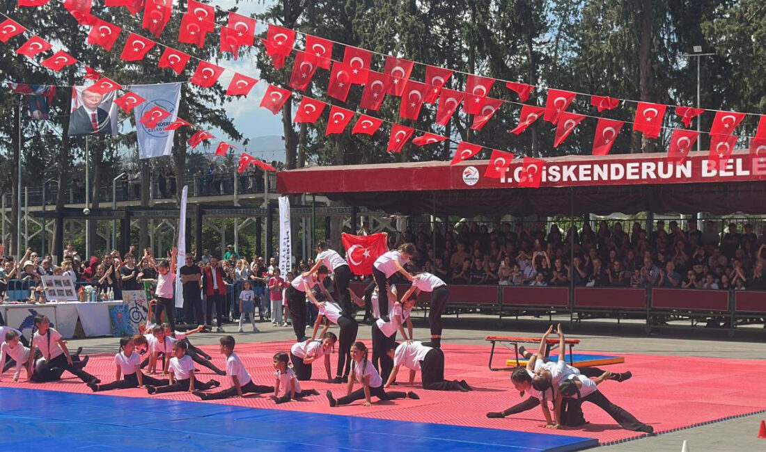 İskenderun’da 19 Mayıs Coşkusu Yaşandı İskenderun’da 19 Mayıs Atatürk’ü Anma, Gençlik ve Spor Bayramı büyük