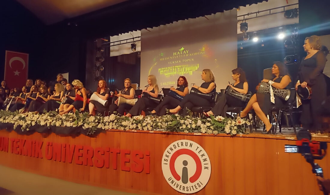 YÜKSEK TOPUK VE MEDENİYETLER KOROSUNDAN SANAT DOLU GECE Yazıcı Kültür Merkezi’nde düzenlenen ve geliri bir okulda müzik odası