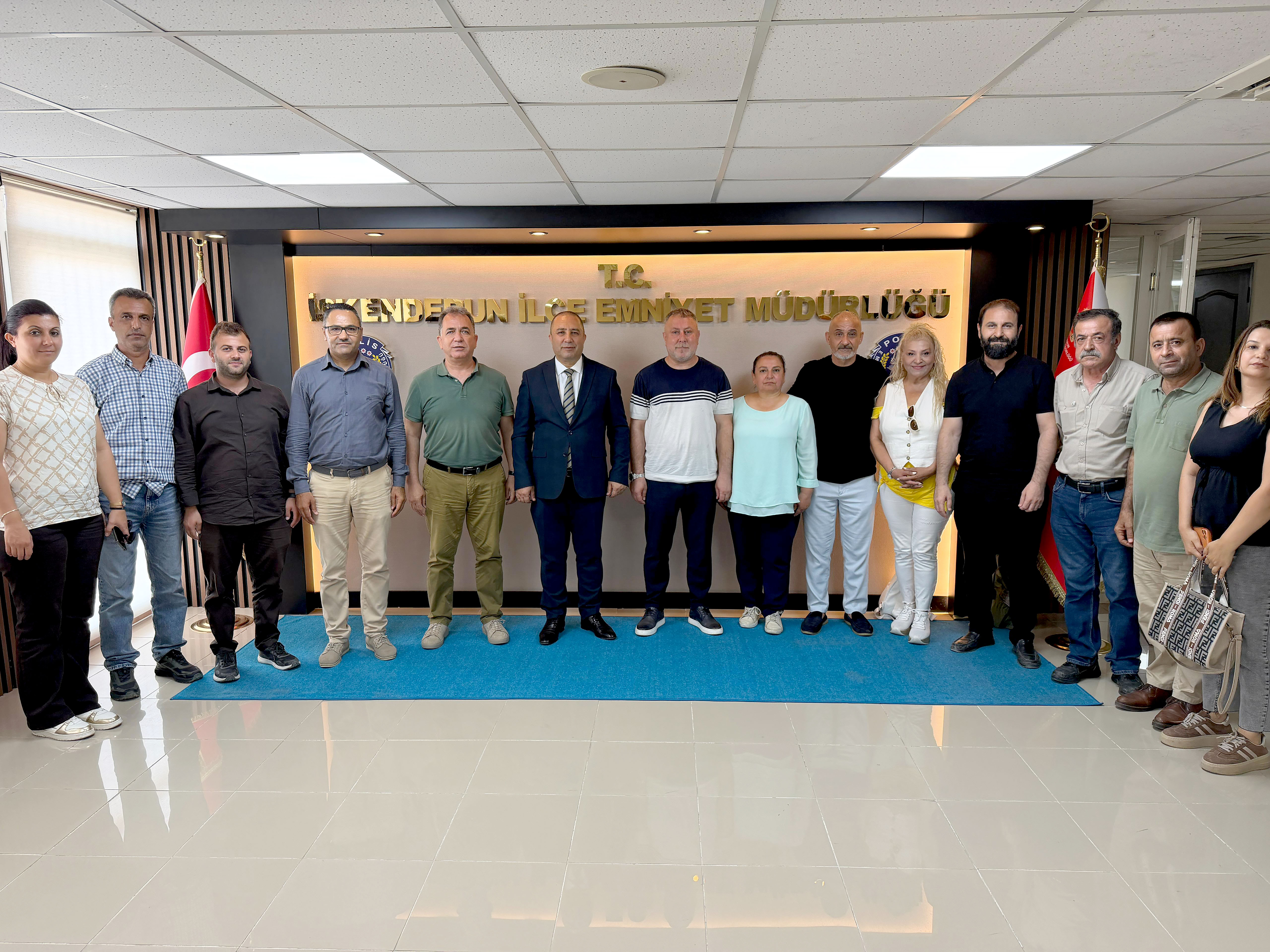 İskenderun Gazeteciler Cemiyeti’nden Emniyet Müdürü Ekici’ye Hayırlı Olsun Ziyareti İskenderun İlçe Emniyet Müdürlüğü görevine atanan Ertuğrul Ekici’yi İskenderun Gazeteciler