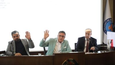 İskenderun Belediye Meclisi toplantısında gündem maddelerinden biri, yapılacak hizmetlerin karşılığında,