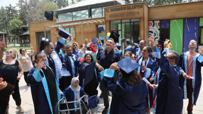 İskenderun Belediyesi Engelsiz Atölye’de Mezuniyet Coşkusu: 35 Özel Öğrenci Kep