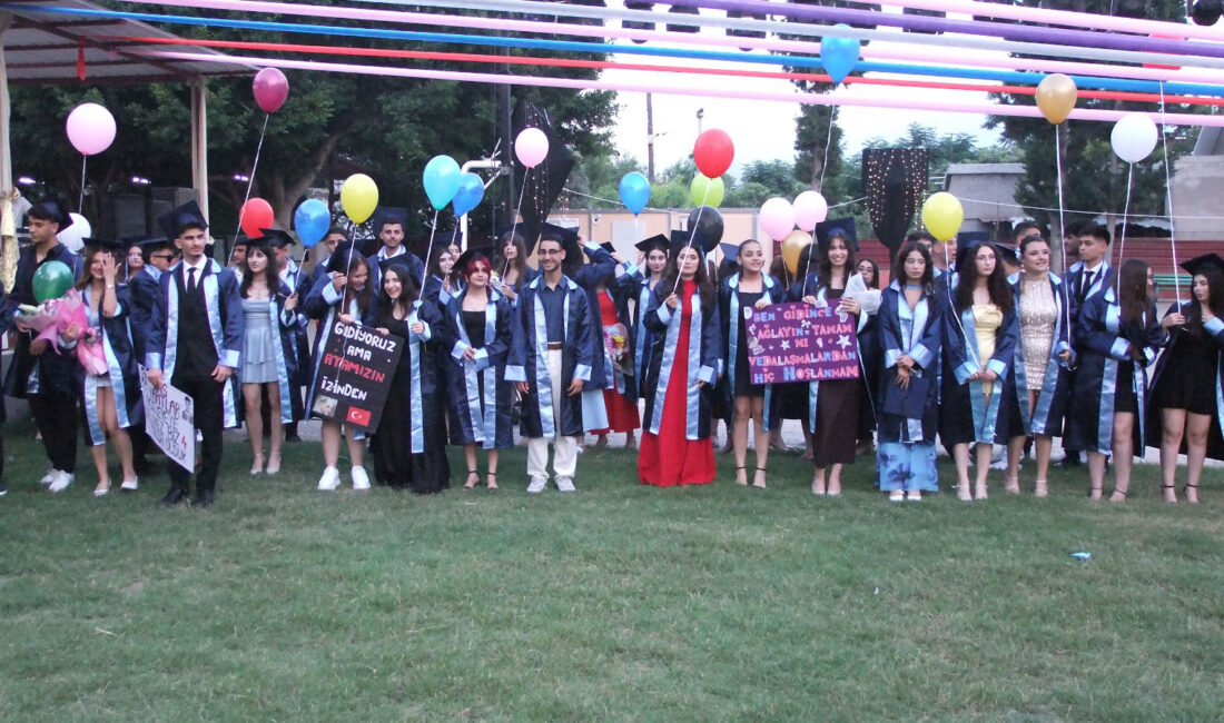 NURAN YILMAZ ANADOLU LİSESİ’NDE MEZUNİYET COŞKUSU! Hatay’ın Arsuz ilçesinde bulunan Nuran Yılmaz Anadolu Lisesi’nde 2025-2026 eğitim
