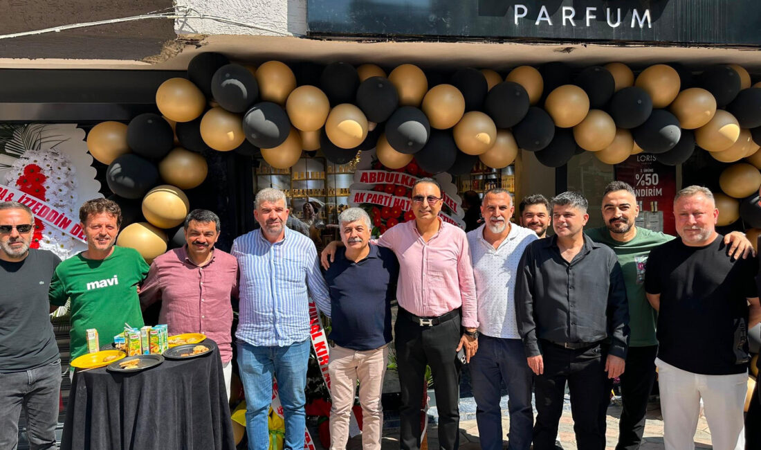 İskenderun Barbaros Mahallesi’nde faaliyet gösterecek olan LORIS Parfüm, düzenlenen açılış