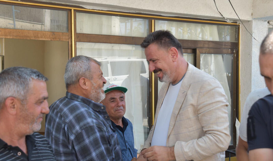 SAMİ ÜSTÜN IŞIKLI’DA: HİZMETLER SAHADA, ÇALIŞMALAR ARALIKSIZ SÜRÜYOR Arsuz Belediye Başkanı Sami Üstün, Işıklı Mahallesi’nde yürütülen çalışmaları yerinde