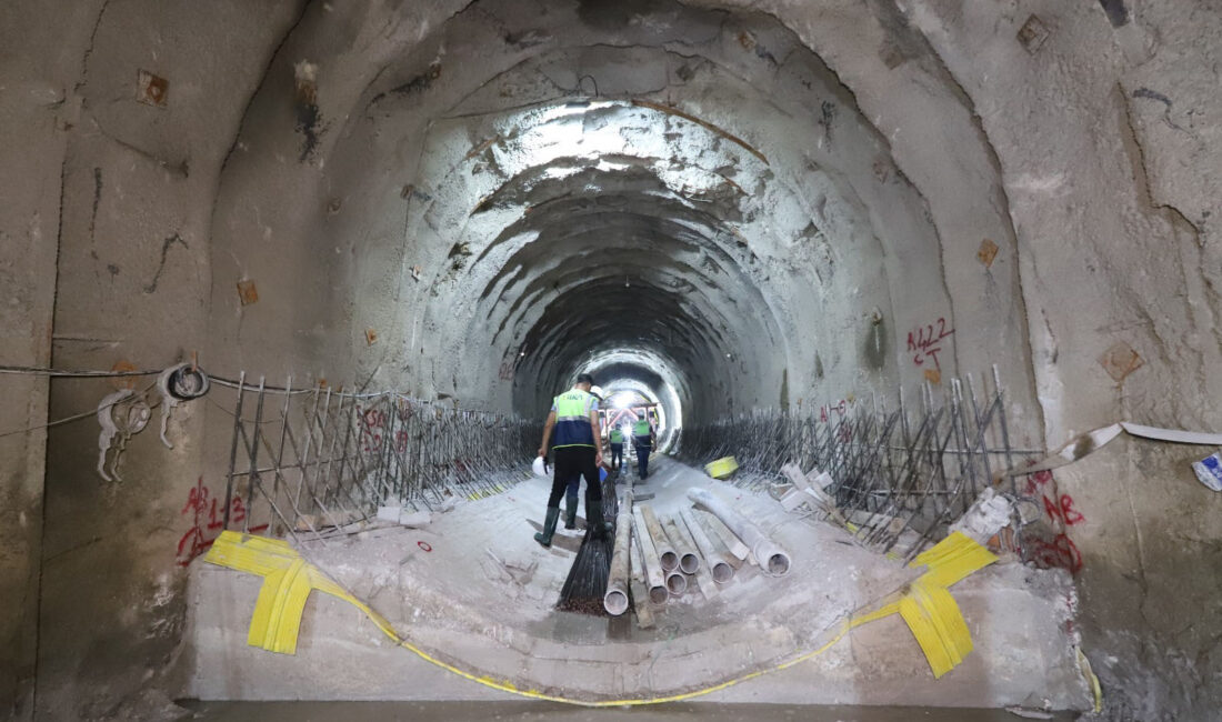 ATIK SU TÜNELİ PROJESİNDE KRİTİK EŞİK AŞILDI Hatay Büyükşehir Belediyesi (HBB), atık su ve çevre kirliliği sorunlarını