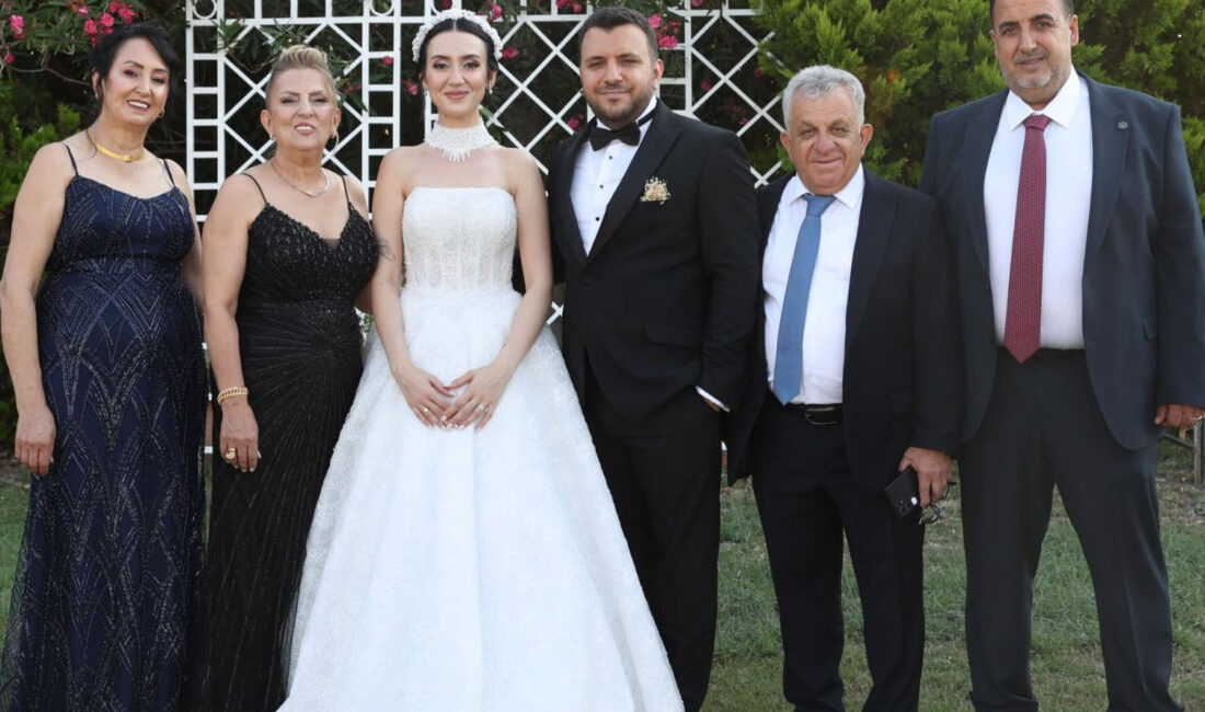 UYGUN ve DARFOĞLU AİLELERİ’nin MUTLU GÜNÜ Uygunlar Arçelik Yönetim Kurulu Başkanı Hasan Uygun’un yakışıklı oğlu Umut