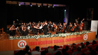 Hatay Büyükşehir Belediyesi (HBB) tarafından düzenlenen “Türk Valsleri Konseri”, İskenderun’da