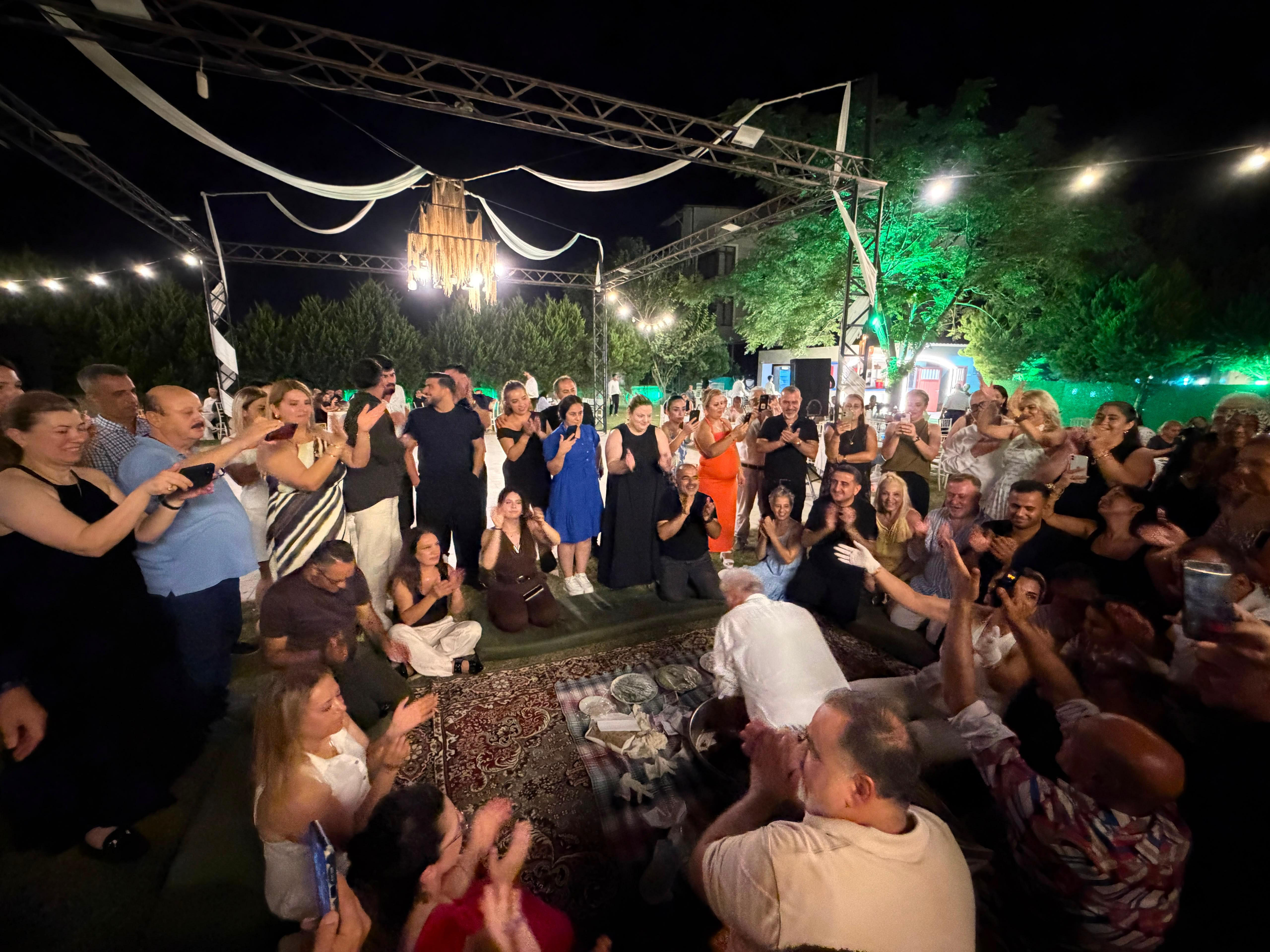 İskenderun Gazeteciler Cemiyeti üyeleri, Aywedding Düğün Salonu’nda düzenlenen geleneksel Urfa