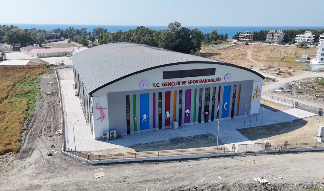 HBB’DEN ARSUZ’A 1000 KİŞİLİK MODERN SPOR SALONU Hatay Büyükşehir Belediyesi (HBB) ile Gençlik ve Spor Bakanlığı iş