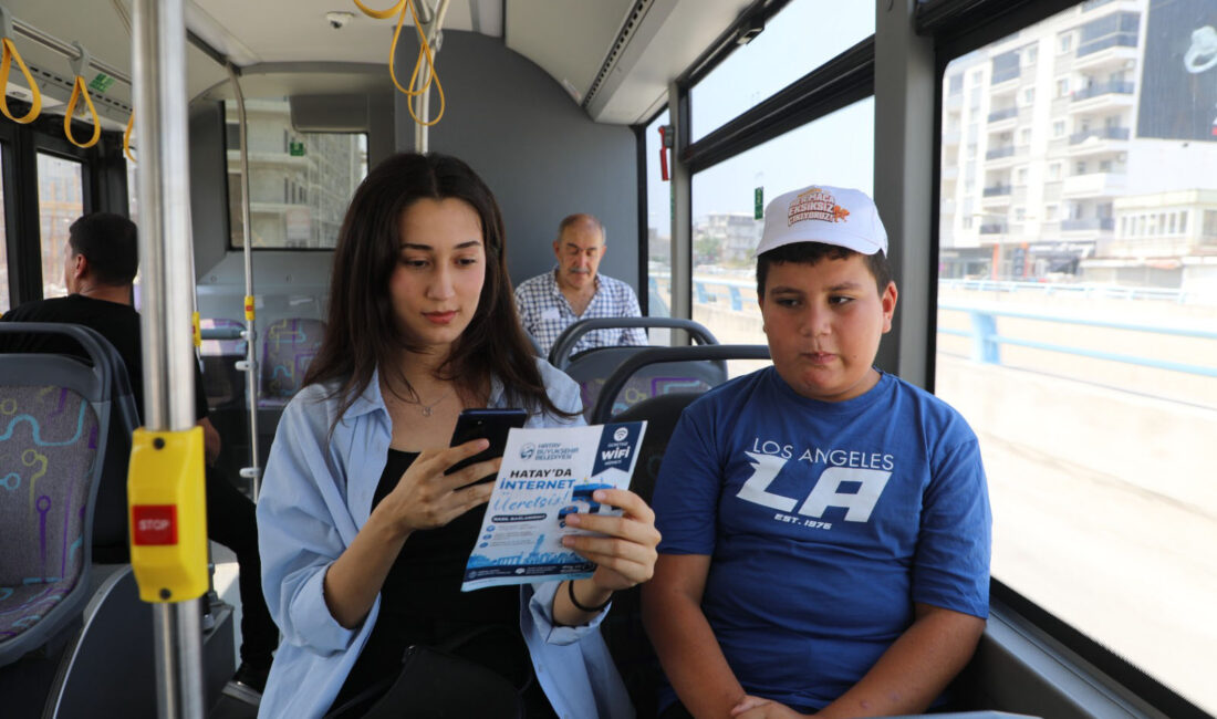 HBB HALK OTOBÜSLERİNDE ÜCRETSİZ Wİ-Fİ DÖNEMİ BAŞLADI Hatay Büyükşehir Belediyesi (HBB), vatandaşların toplu taşıma yolculuklarını daha konforlu