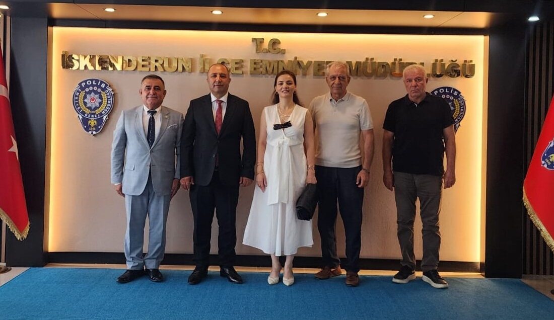Arsuz İş İnsanları Derneği (ARİAD) Başkanı Adnan Ağır ve yönetim