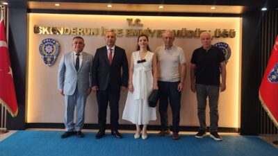 Arsuz İş İnsanları Derneği (ARİAD) Başkanı Adnan Ağır ve yönetim