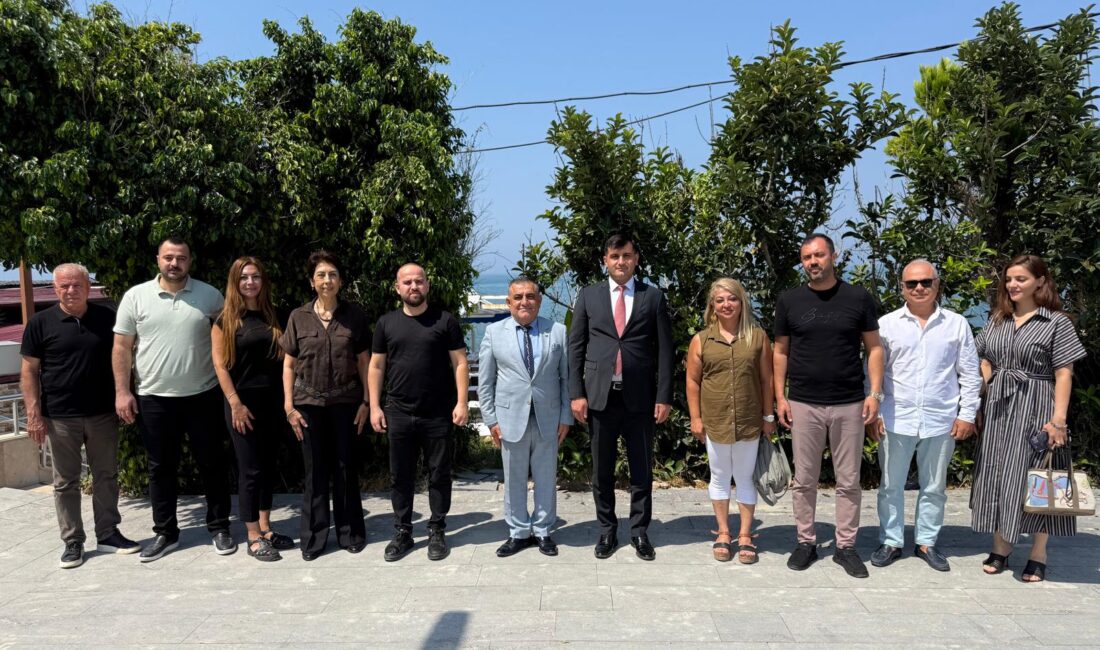 Emniyet Müdürü Ahmet Nar’dan ARİAD’a İade-i Ziyaret Arsuz İlçe Emniyet Müdürü Ahmet Nar, Arsuz İş İnsanları Derneği’ne