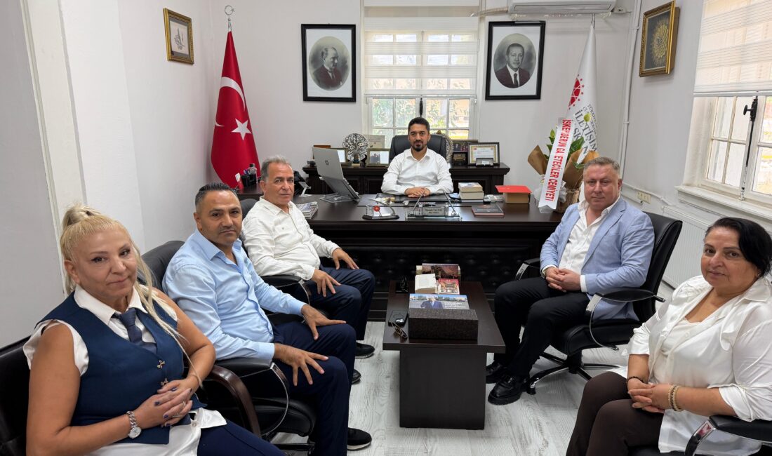 İskenderun Gazeteciler Cemiyeti (İGC) Başkanı Diyap Atar ve beraberindeki yönetim