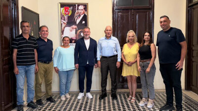 İş insanı Fatih Tosyalı, İskenderun Gazeteciler Cemiyeti’ni ziyaret ederek kentte