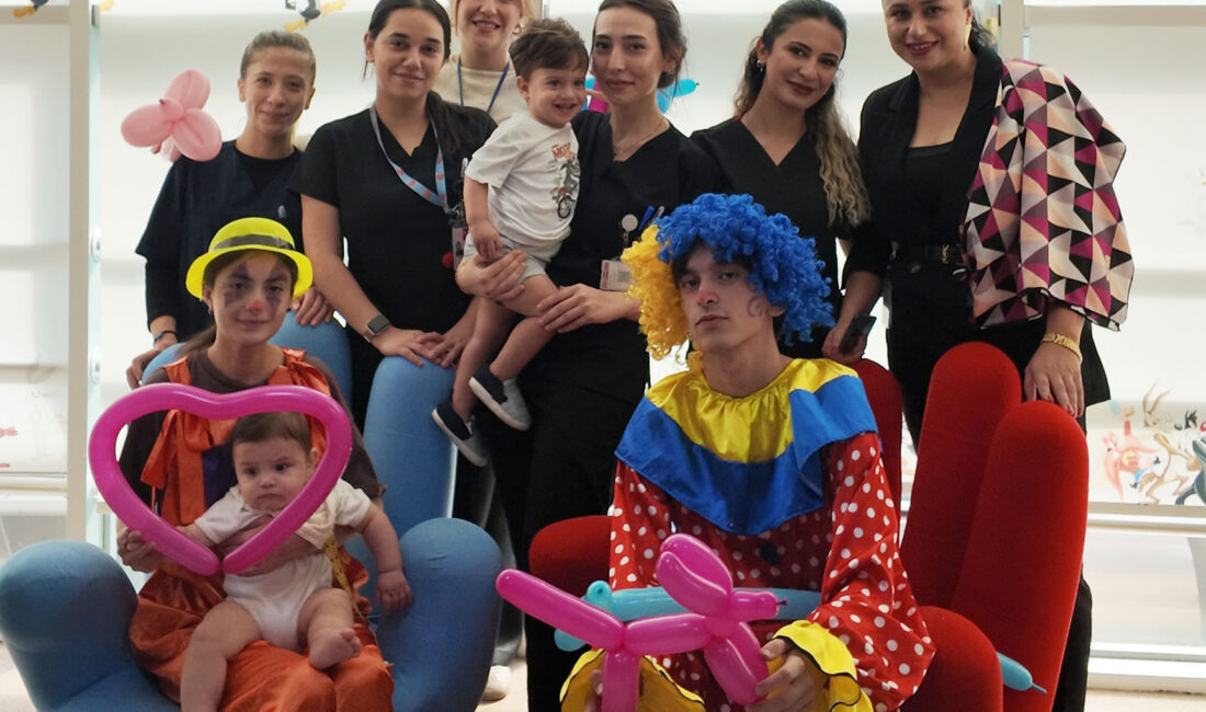İskenderun Palmiye Hastanesi’nde çocuklara yönelik gerçekleştirilen balon etkinliği, renkli görüntülere