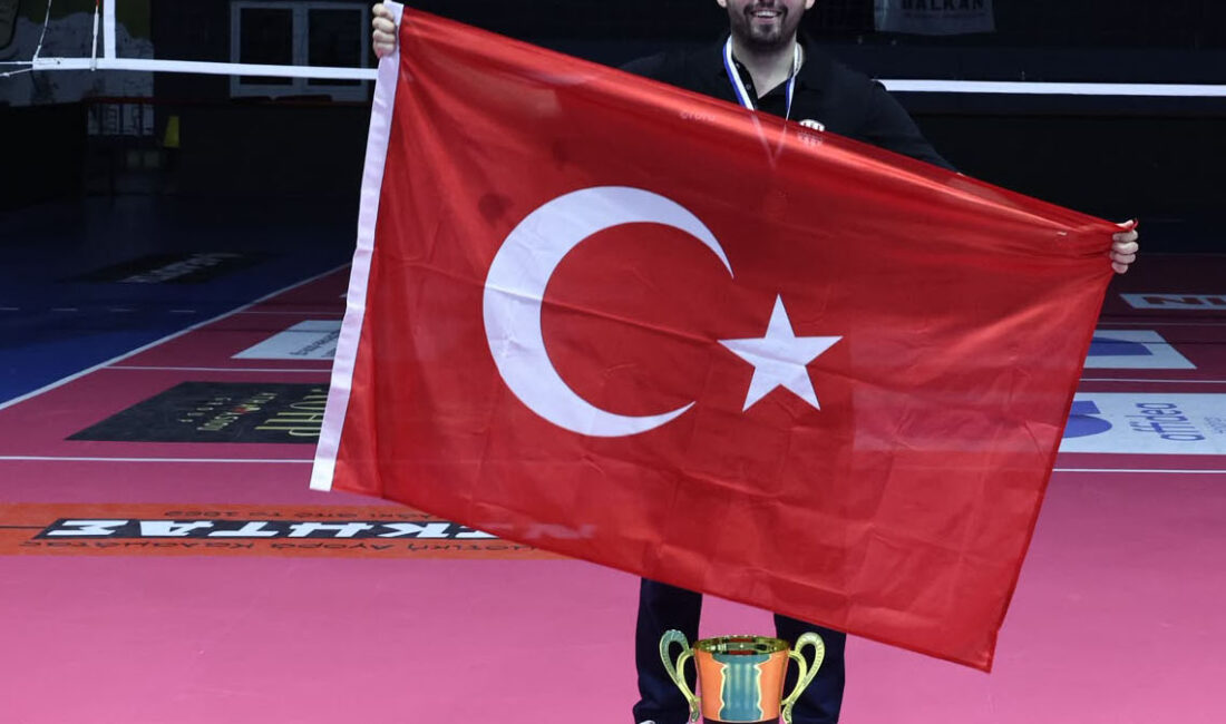 Balkan şampiyonu İskenderunlu antrenör Çağrı Mustafa Tan, İstanbul Gençlik Takımı