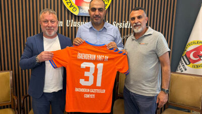 İskenderunspor 1967 Kulübü Başkanı Ümit Onaylı ve yönetim kurulu üyesi