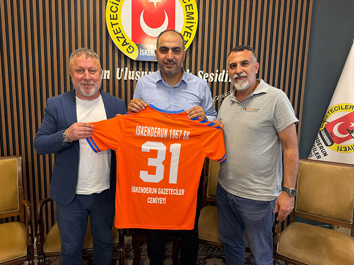 İskenderunspor 1967 Kulübü Başkanı Ümit Onaylı ve yönetim kurulu üyesi