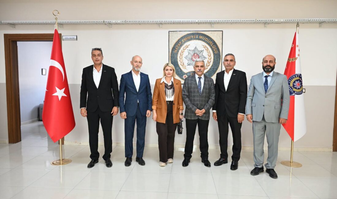 MÜSİAD Hatay Başkanı Ahmet Akyüz; Başkan Yardımcısı Tufan Parmaksız, Yönetim